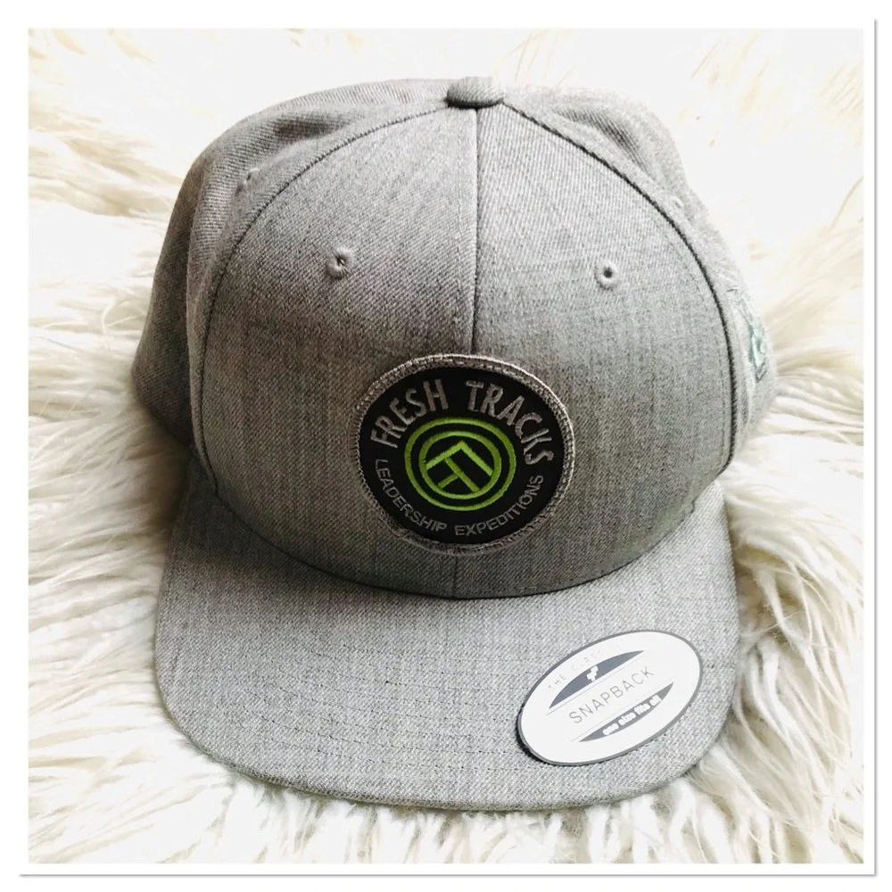 REI Coop Graphic Hat Gray Fresh Tracks Leadership Front Patch Snap Back One Size - Picture 1 of 8